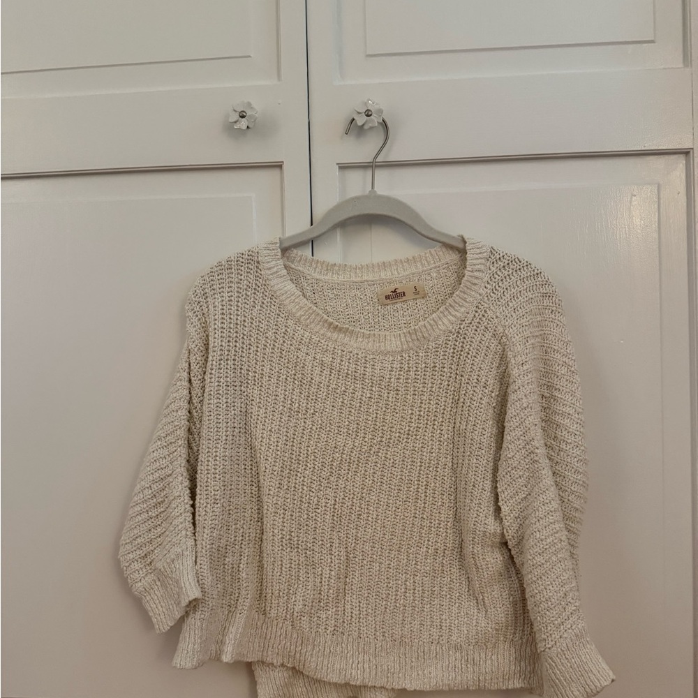 Hollister Cream Crew Neck Sweater with Ribbed Knit